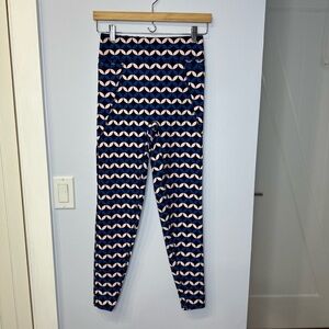 Boden Navy and Pink Geometric Design leggings. Size 6. Side pockets. Like new!